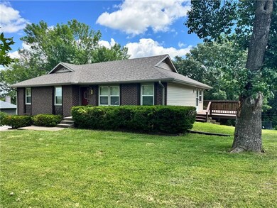 1421 Grandview Dr, Warrensburg, MO 64093 - photo 4