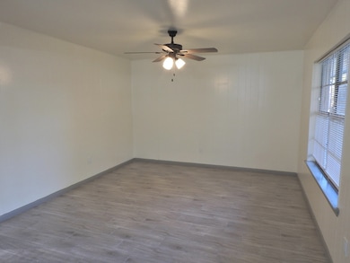 408 E Coombs St unit 2, Alvin, TX 77511 - photo 4