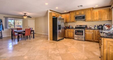 kitchen toward living rm