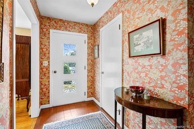 46 Skyview Dr, Poughkeepsie, NY 12603 - photo 3