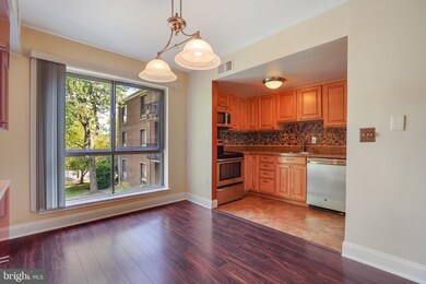 17819 Buehler Rd unit 100, Olney, MD 20832 - photo 6