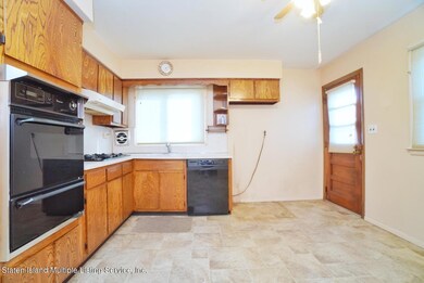 132 Buffalo St, Staten Island, NY 10306 - photo 5