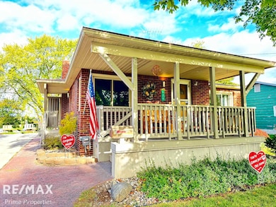 625 N Center St, Sebewaing, MI 48759 - photo 2