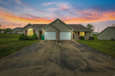 1805 Oak Knoll Dr, Farmington, MO 63640 - photo 2