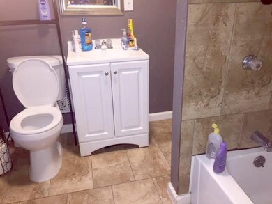 Bathroom (Unit 1)