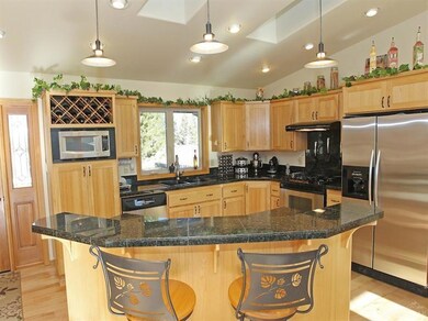 22285 Calgary Dr, Bend, OR 97702 - photo 4