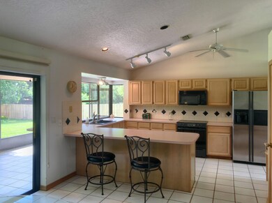 Eat-In Kitchen