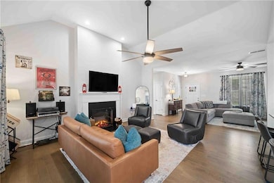 CALL LISTING AGENT!