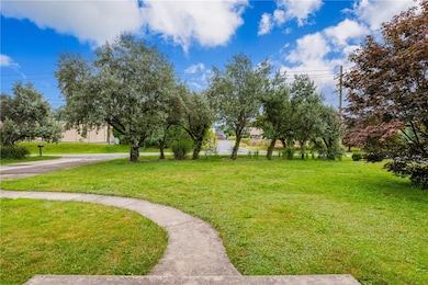 1408 Dwight Dr, Johnstown, PA 15904 - photo 6