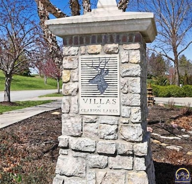 30A SW Postoak Dr, Topeka, KS 66610 - photo 3