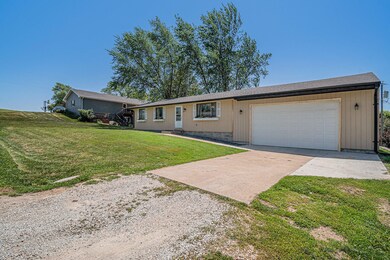 549 Washington St, Carson, IA 51525 - photo 2