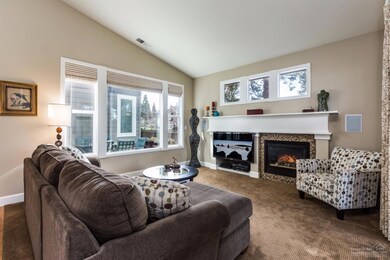 19569 Lost Lake Dr, Bend, OR 97702 - photo 4