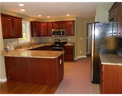 71 Laura Dr, Attleboro, MA 02703 - photo 5