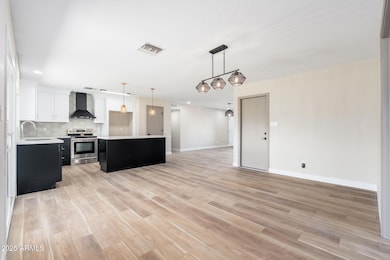 1805 W Cheyenne Dr - 14