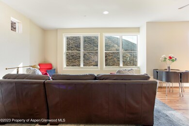 511 Metcalf Rd F18 High Res-1