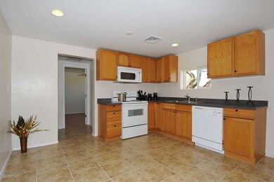 009_Kitchen
