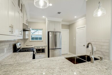 418 Avenue of Oaks St, Houston, TX 77009 - photo 3