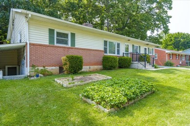 108 Robinhood Rd, Staunton, VA 24401 - photo 3