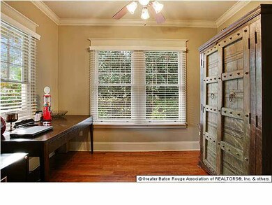 Office area perfect for home office.
