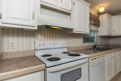 Kitchen 4