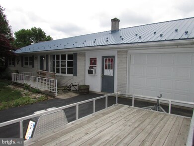 642 Hamilton Ave, Chambersburg, PA 17202 - photo 4