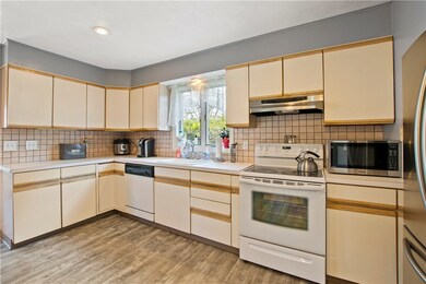 130 Eliza St, Providence, RI 02909 - photo 4