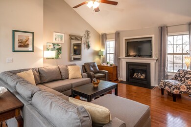 8512 Braeburn Ridge Dr, Louisville, KY 40228 - photo 6