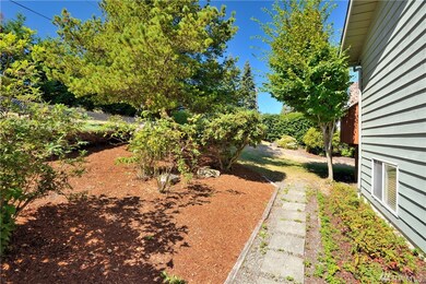7915 207th Place SW, Edmonds, WA 98026 - photo 2
