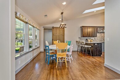 380 Pair A Dice Ranch Rd, Jacksonville, OR 97530 - photo 6