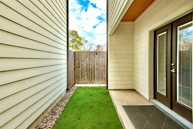 839 Fisher St unit C, Houston, TX 77018 - photo 4