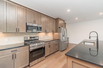 617 MH Blvd 302 The Berens Team (11)