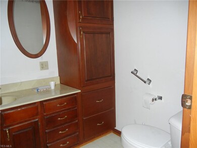 Half bath off 1st floor bedroom