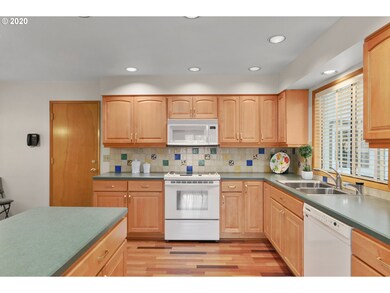 13485 SW Saratoga Ln, Beaverton, OR 97008 - photo 7