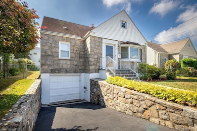 73 Storey Ln, Yonkers, NY 10710 - photo 2