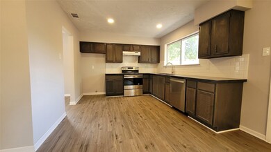 4526 Burkegate Dr, Spring, TX 77373 - photo 7