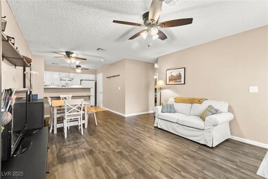 2040 Bavington Dr unit D, Las Vegas, NV 89108 - photo 5