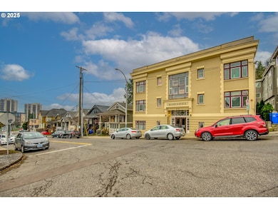 654 SW Grant St unit 304, Portland, OR 97201 - photo 2