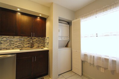 8101 Byron Ave unit 402, Miami Beach, FL 33141 - photo 4