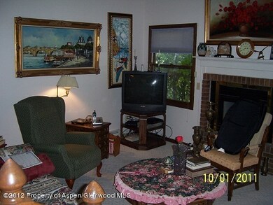 Living room 3