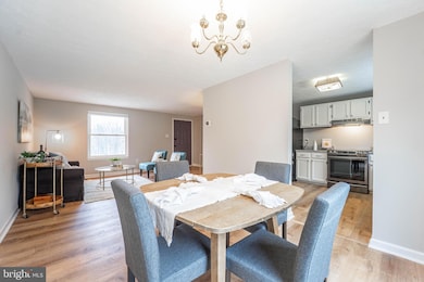 6922 Pinecrest Rd, Catonsville, MD 21228 - photo 6