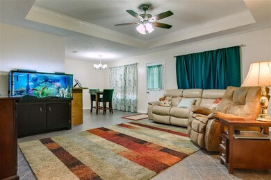 504 E Greenfield Dr, Wake Village, TX 75501 - photo 2