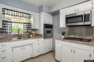 904 NE 13th Ave, Albany, OR 97321 - photo 7