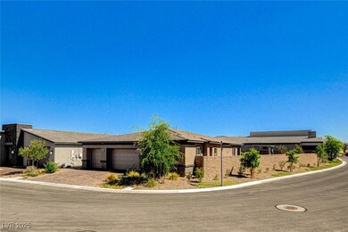 Oversized corner lot with no front facing neighbor