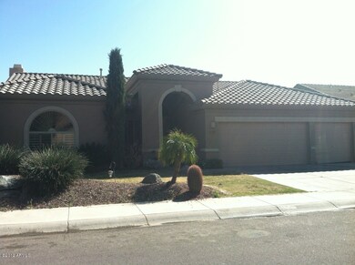 5209 E Woodridge DR