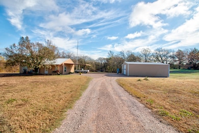 120 Hickory Creek Dr, Sadler, TX 76264 - photo 2