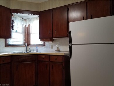 Good natural lighting in the kitchen.