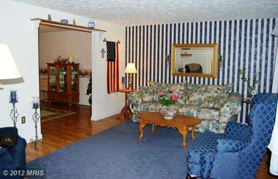 204 Wintergreen Ln, Brunswick, MD 21716 - photo 2