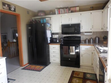 613 N Crest Dr, Raymore, MO 64083 - photo 5