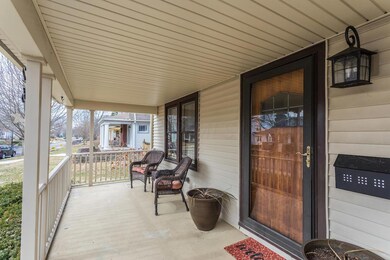 26 Winthrop Porch