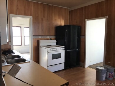 922 S Johnston St, Ada, OK 74820 - photo 4